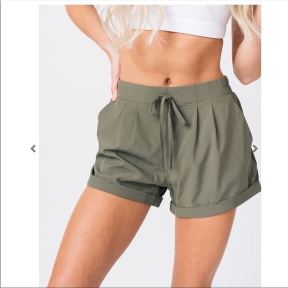 Zyia olive summer shorts - Picture 2 of 6